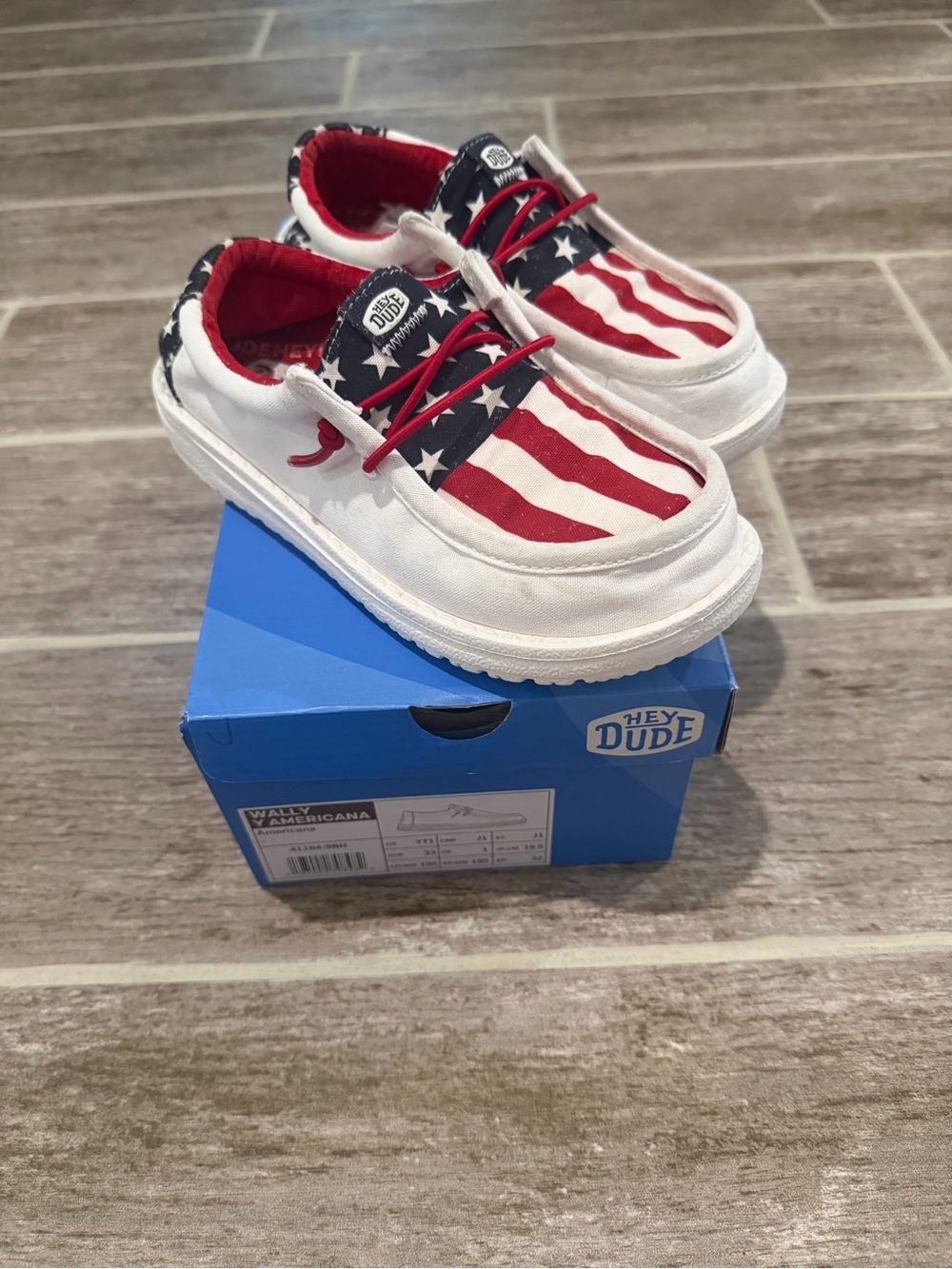 Hey Dude Wally y Americana American flag kids